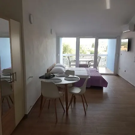 Apartmani Ivkovic Funtana Exterior photo